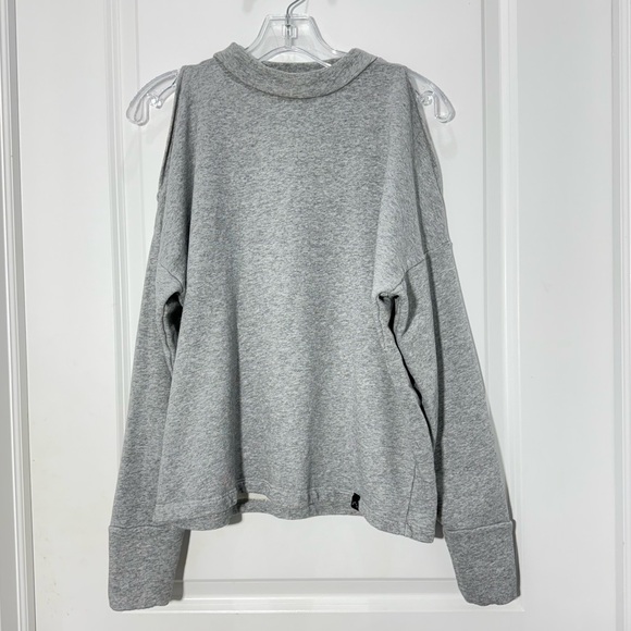 Varley Carbon Revive Cold Shoulder Sweatshirt in Light Heather Grey S Revolve - Picture 5 of 12